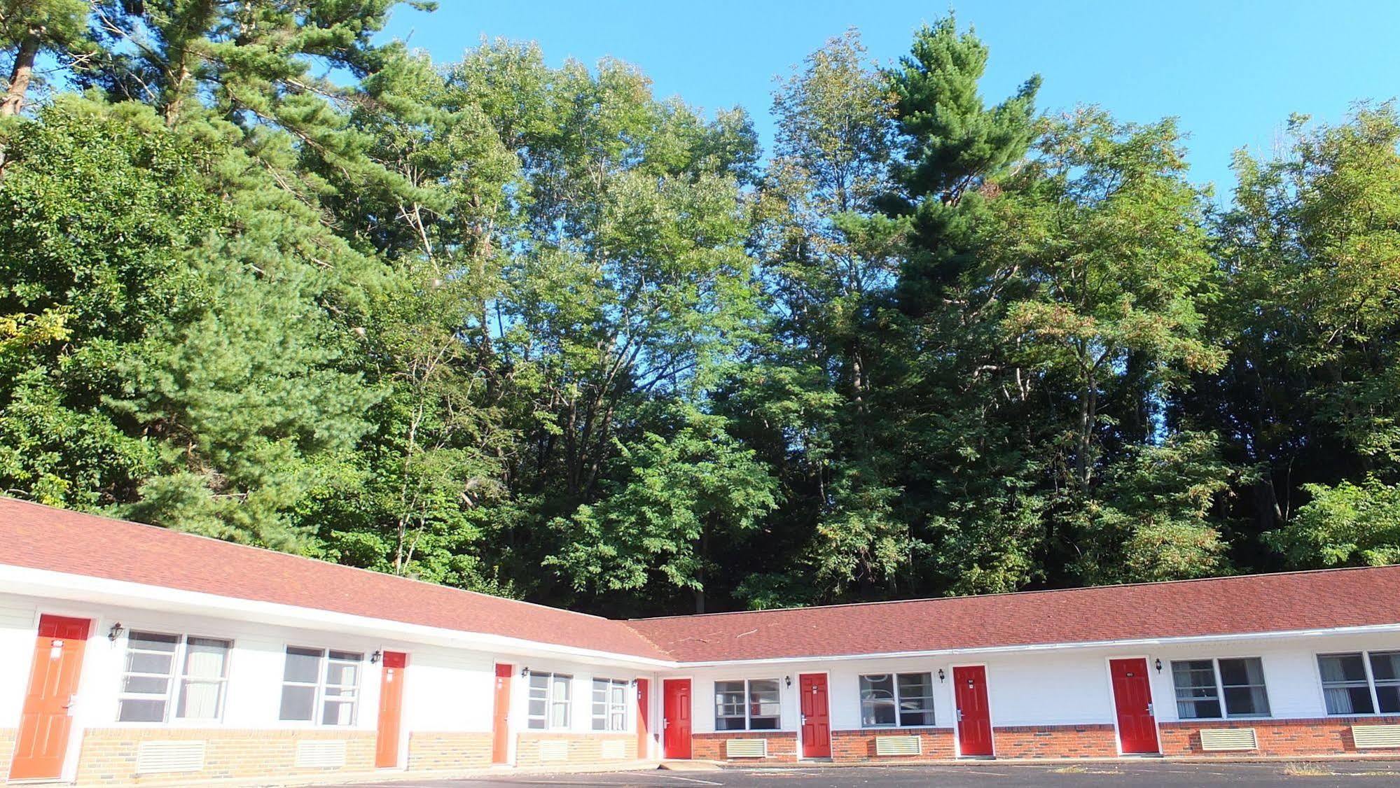 Economy Lodge 682 Main St Sturbridge Exterior foto
